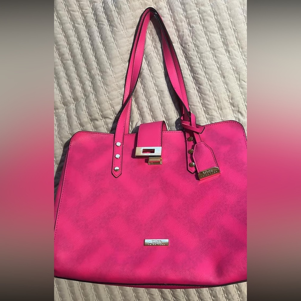 Cleaning my closet and selling brand bags that I never use